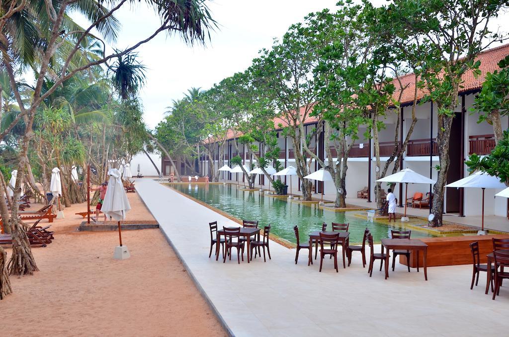 Pandanus Beach Resort & Spa Bentota Bagian luar foto